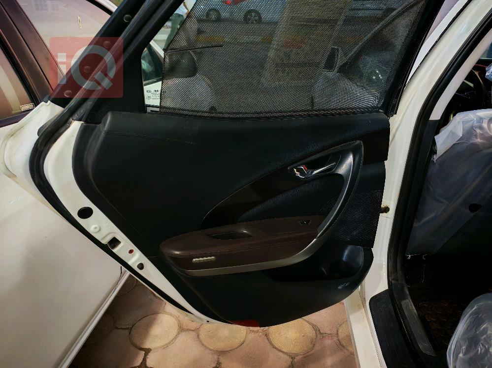 هیوندای ازێرا